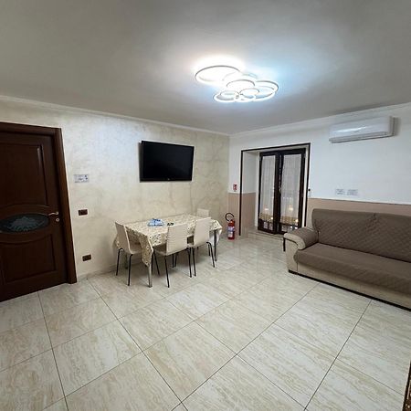 Esposito Holiday Homes Napoli Esterno foto